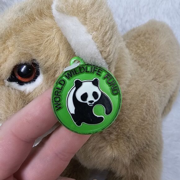 Vintage World Wildlife Fund Lioness 1985 Ear Tag 19" Lion Big Cats Rare - Picture 3 of 11